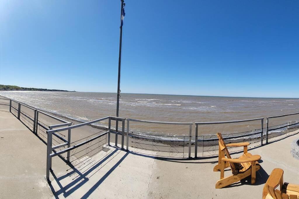 Villa Calypso Avec Vue Sur La Baie De Ste-Luce Sainte-Luce-sur-Mer Exterior photo